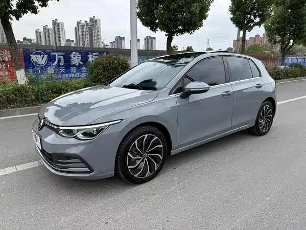 Volkswagen Golf 2021