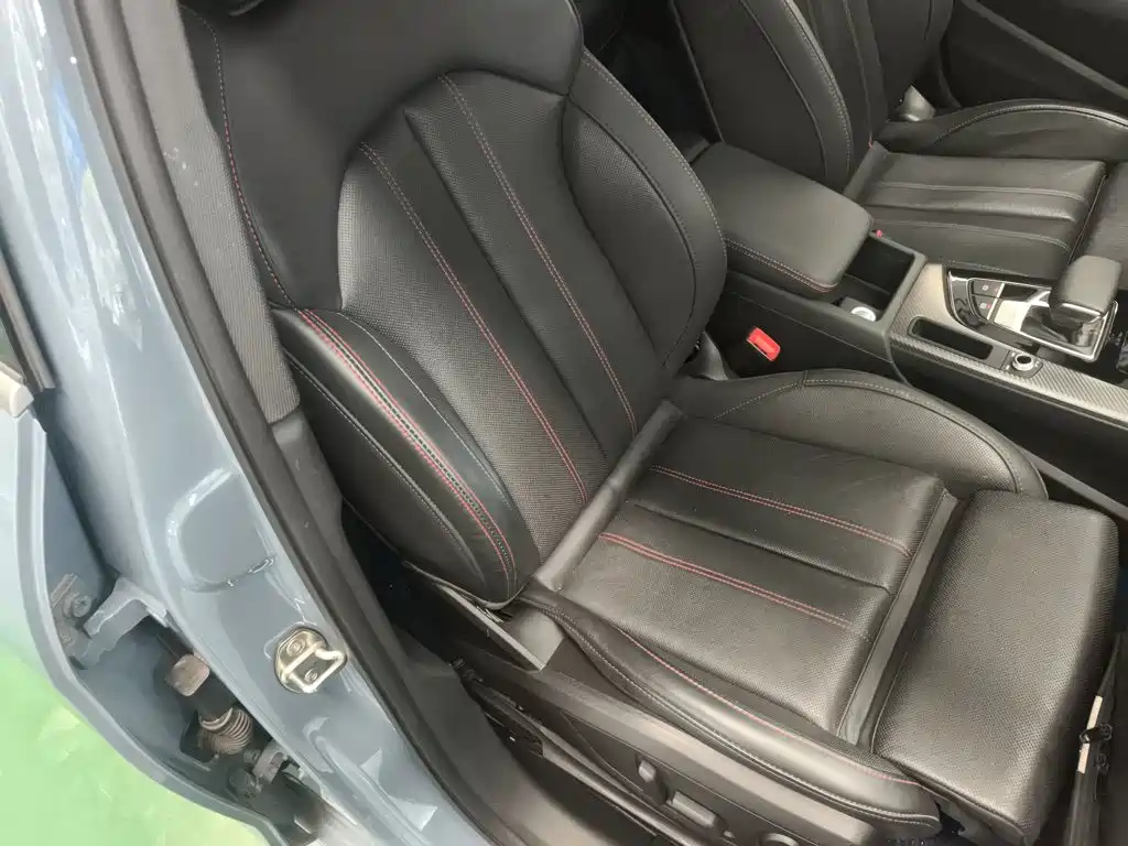 Audi A4L 2022 — фото 20