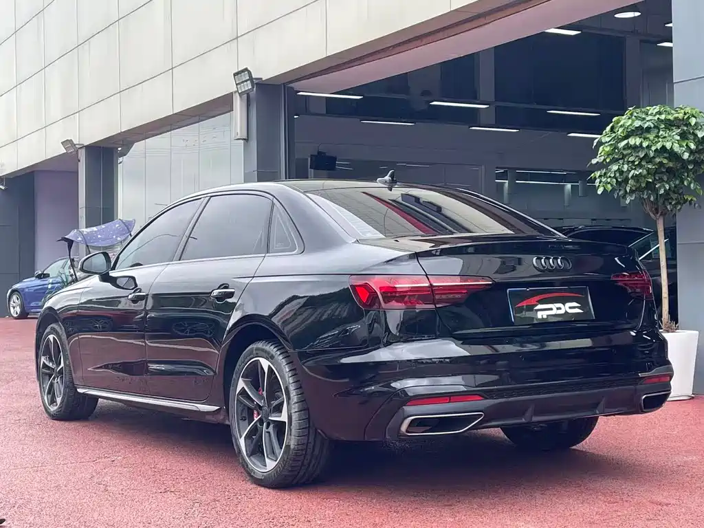 Audi A4L 2021 — фото 14
