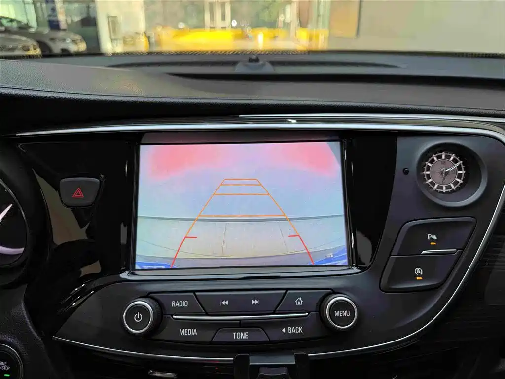 Buick Envision Plus 2018 — фото 15