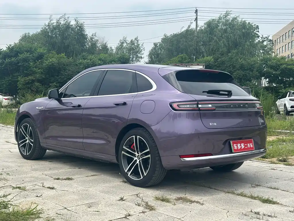 AITO M5 2025