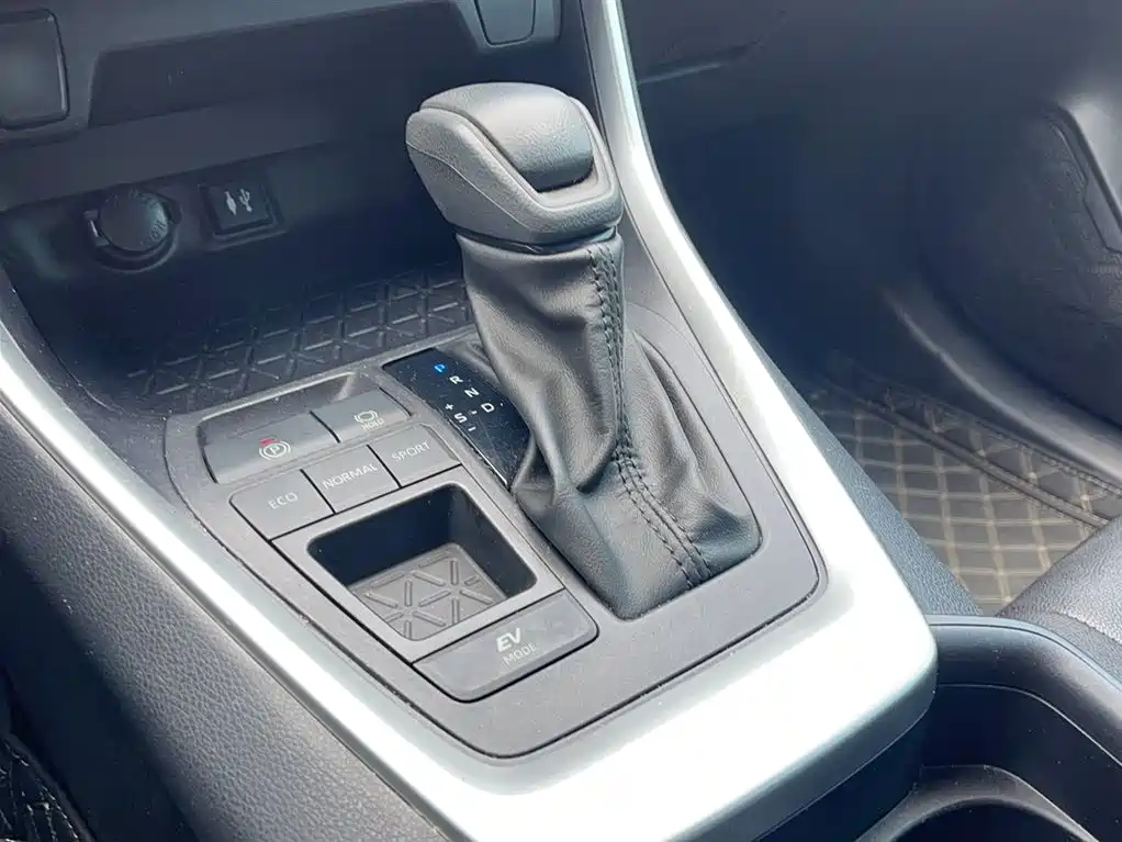 Toyota Wildlander 2023 — фото 17