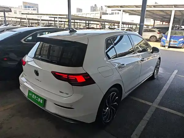 Volkswagen Golf 2023