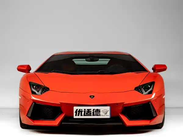 Lamborghini Aventador 2011