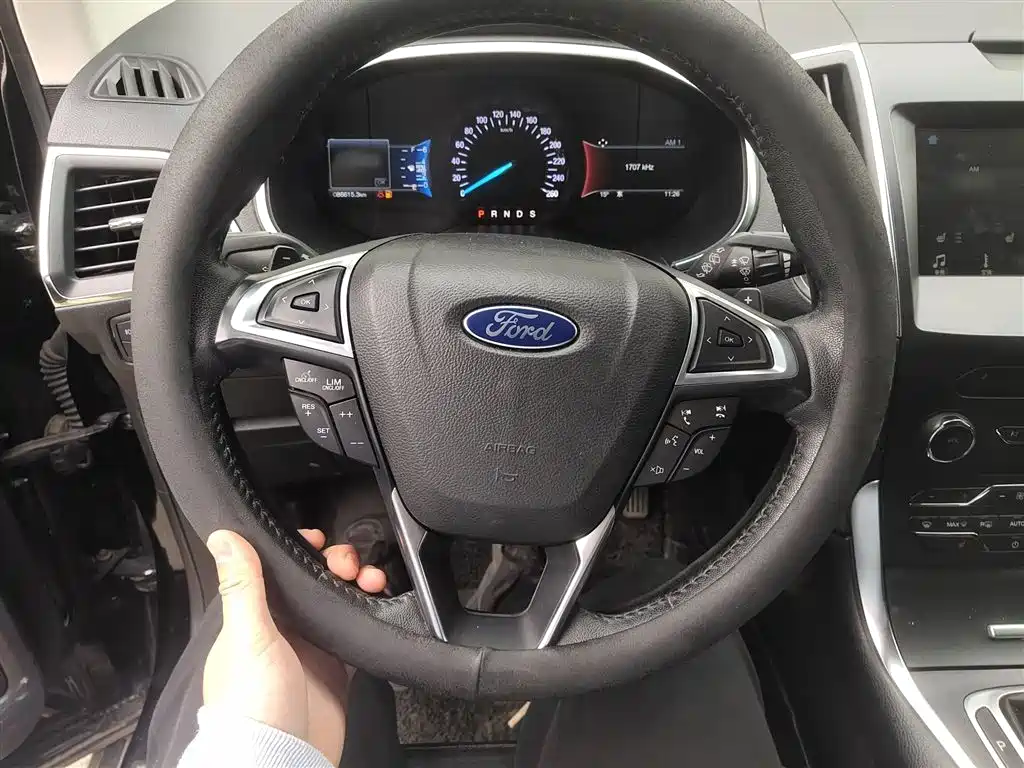 Ford Edge 2019 — фото 11