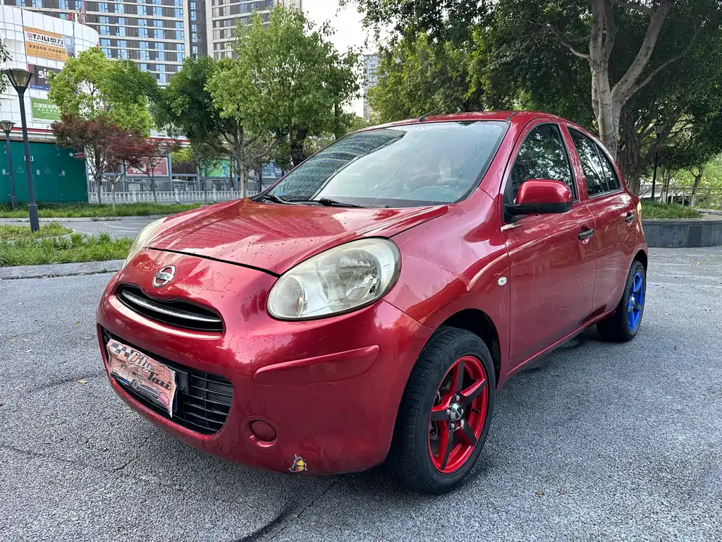 Nissan March 2012