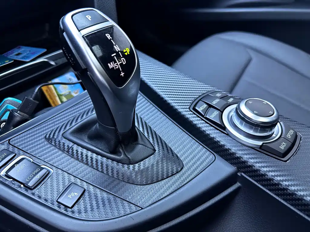BMW 3 Series 2017 — фото 19