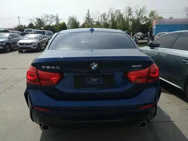 BMW 1 Series 2021