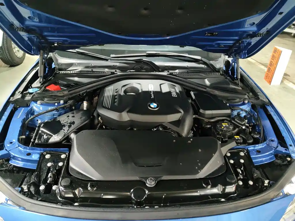 BMW 3 Series 2017 — фото 13