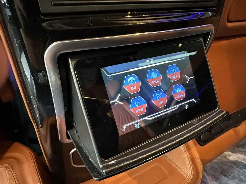 Mercedes-Benz Vito 2023 — фото 16
