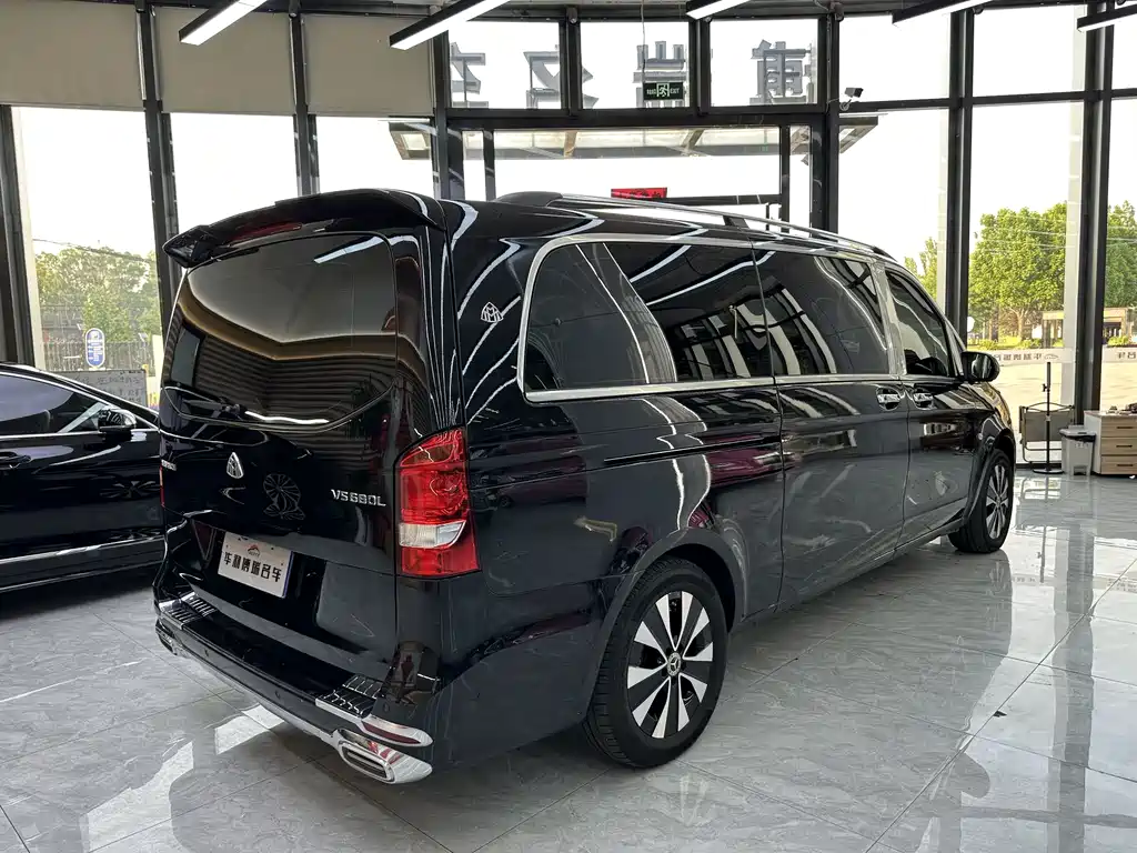 Mercedes-Benz Vito 2023 — фото 27
