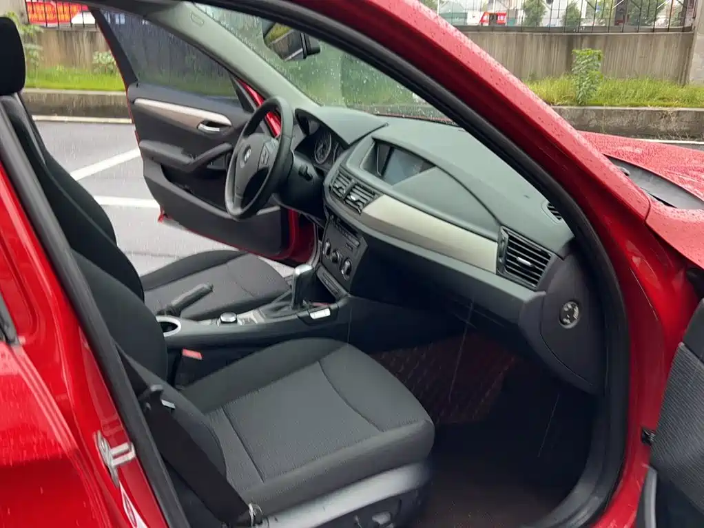BMW X1 2014 — фото 19