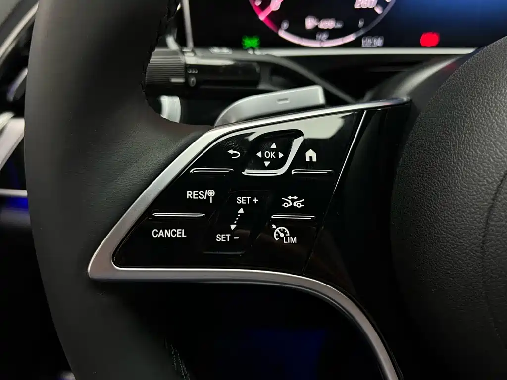 Mercedes-Benz E-Class 2025 — фото 21