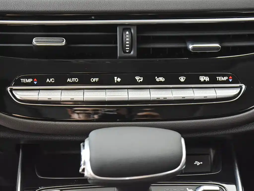 GAC Motor Trumpchi M6 2020 — фото 12