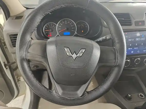 Wuling Hongguang 2018