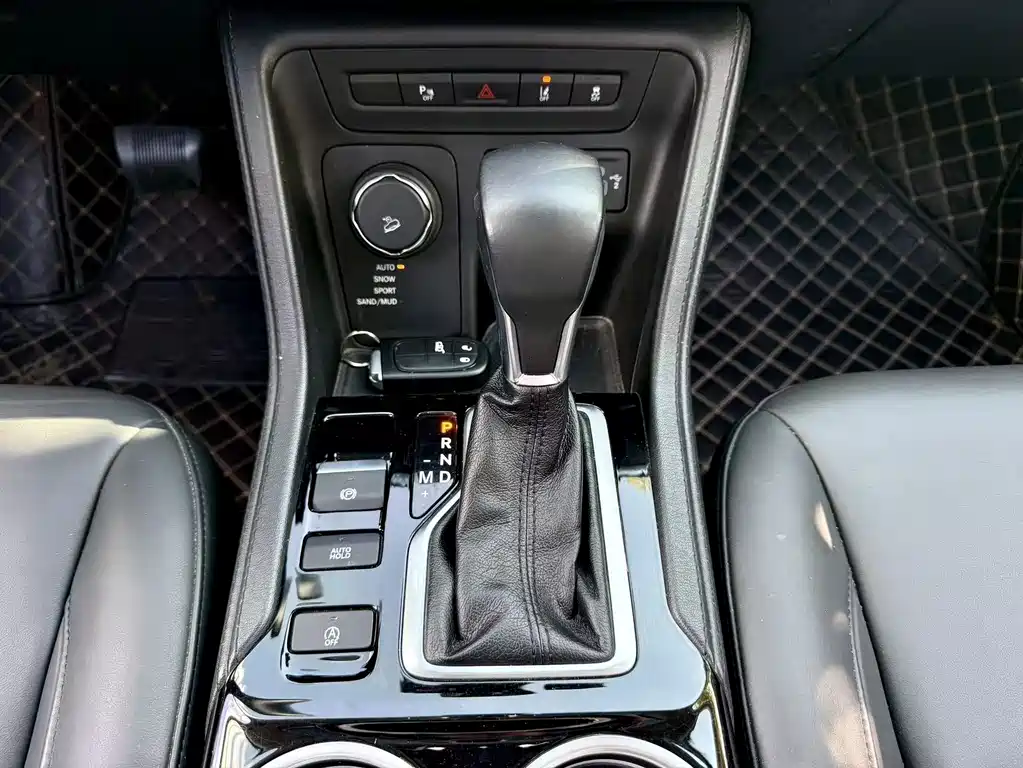 Jeep Grand Commander 2020 — фото 11