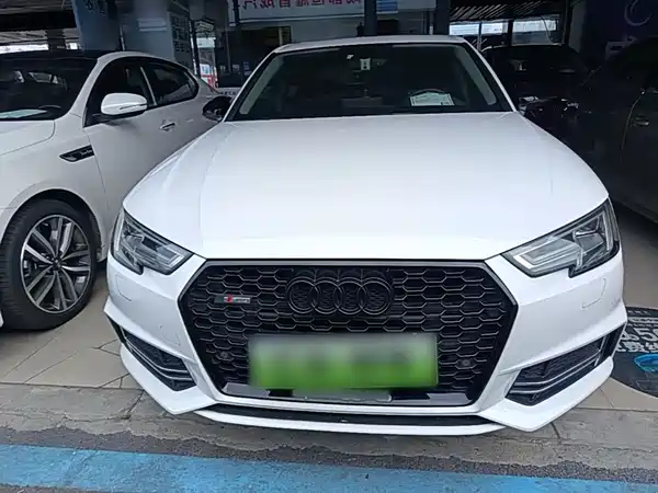 Audi A4L 2018
