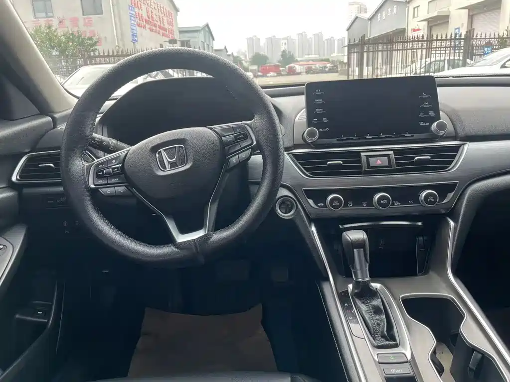 Honda Accord 2019 — фото 8