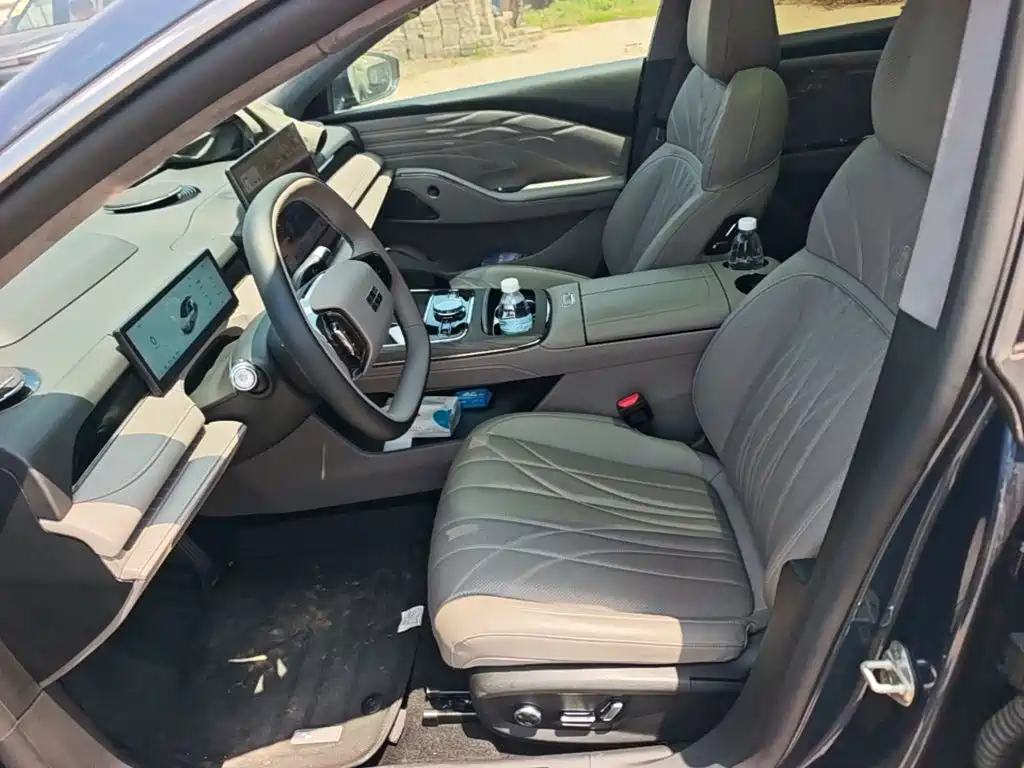 Geely Galaxy Starshine 8 2025 — фото 15