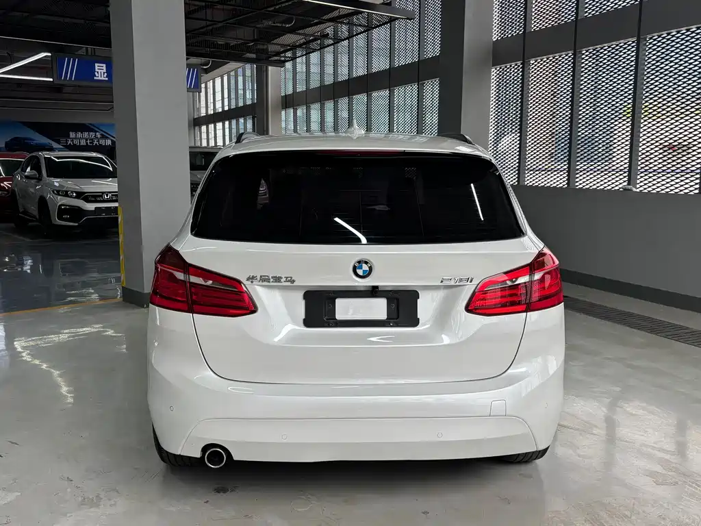 BMW 2 Series Active Tourer 2017 — фото 15