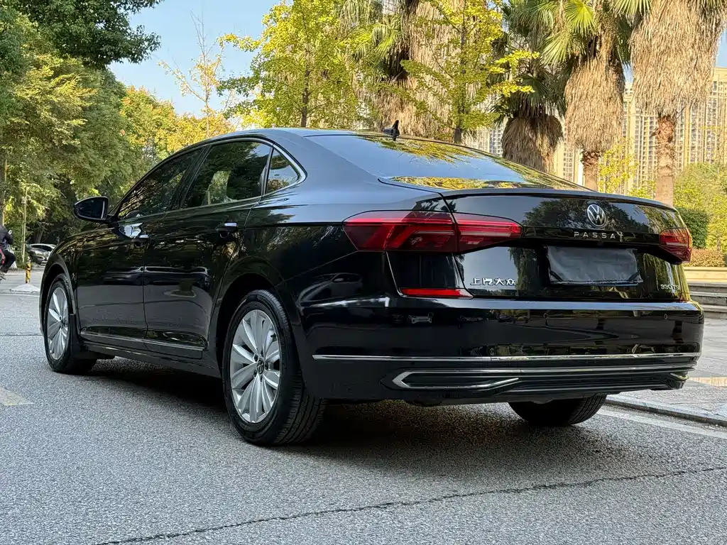 Volkswagen Passat 2021 — фото 10