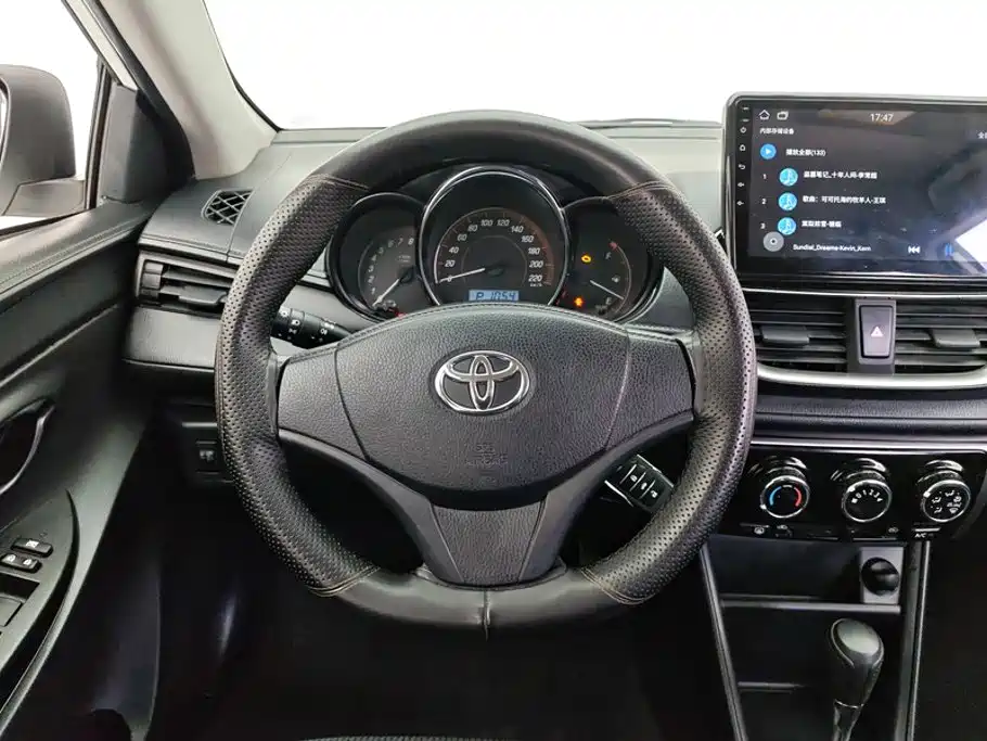 Toyota Yaris L 2020 — фото 15