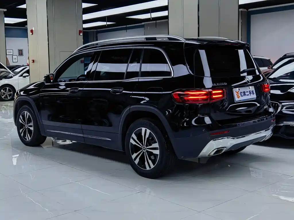 Mercedes-Benz GLB 2024 — фото 4