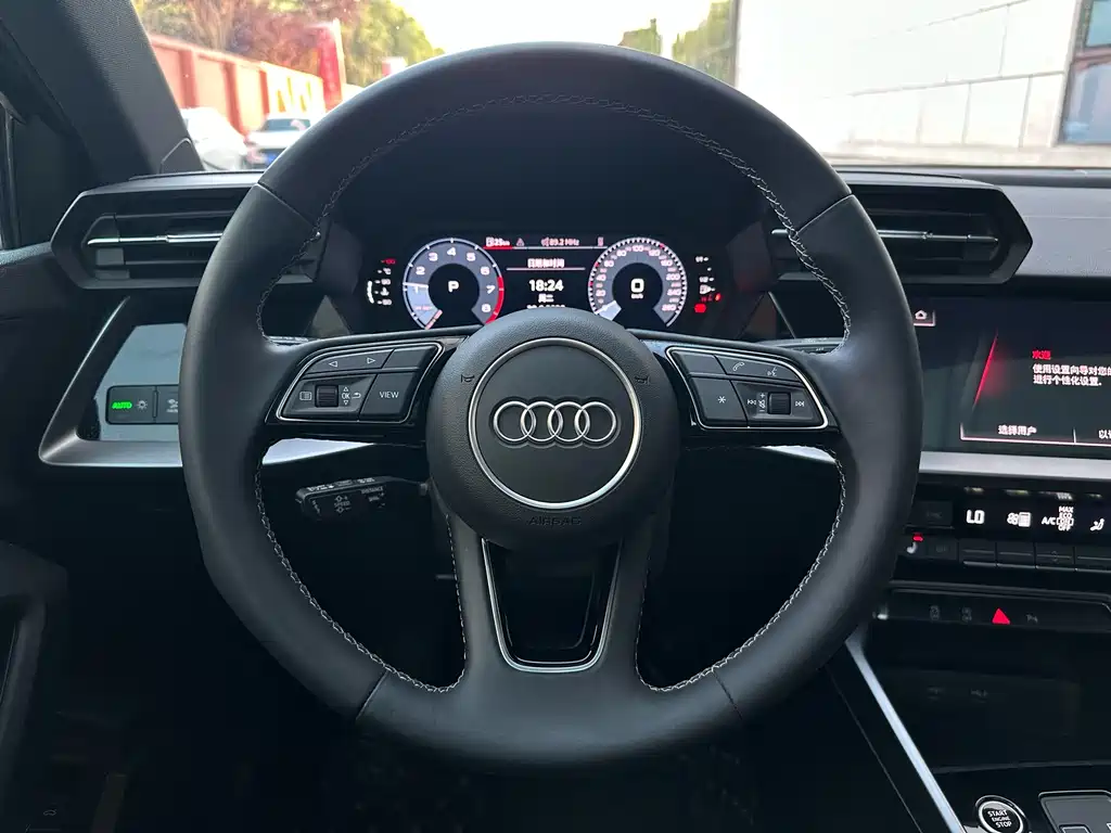Audi A3 2023 — фото 8