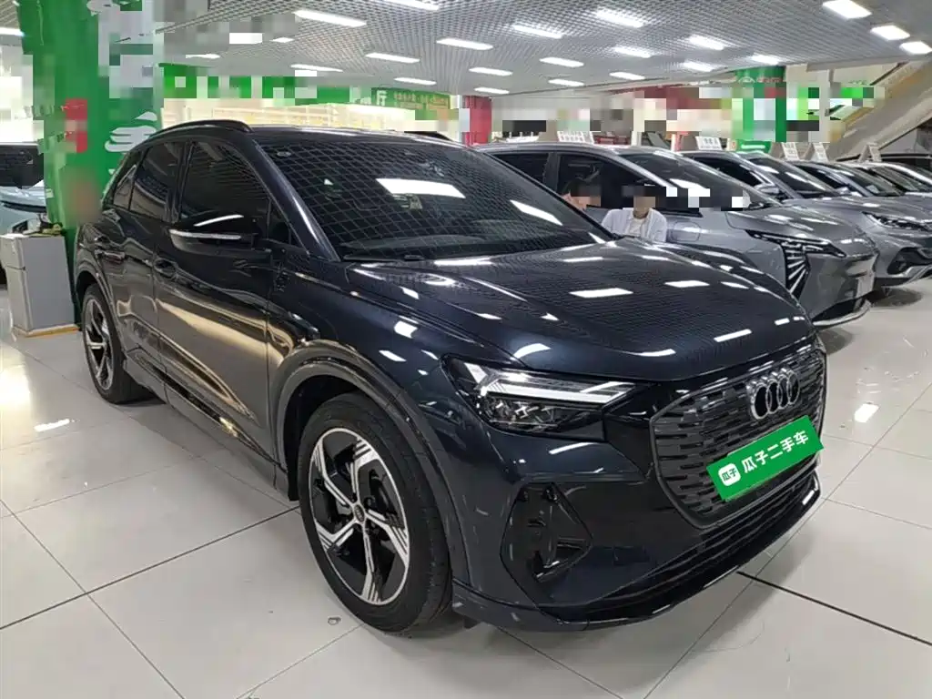 Audi Q4 e-tron 2023 — фото 4