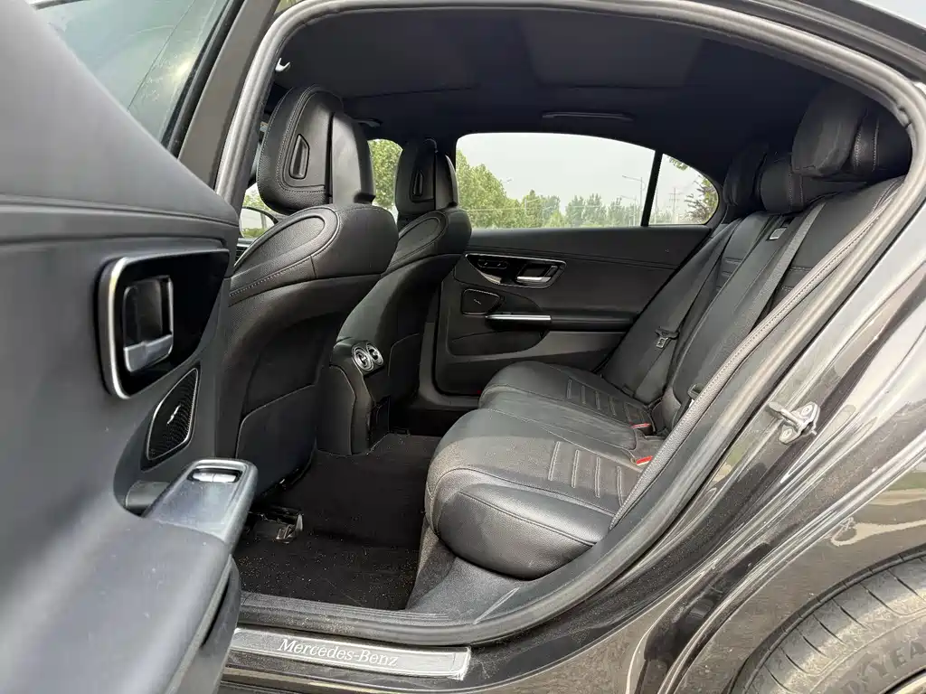 Mercedes-Benz C-Class 2022 — фото 7