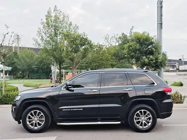 Jeep Grand Cherokee 2016