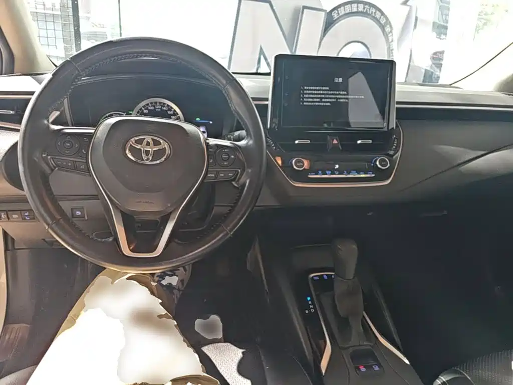 Toyota Corolla 2023 — фото 10