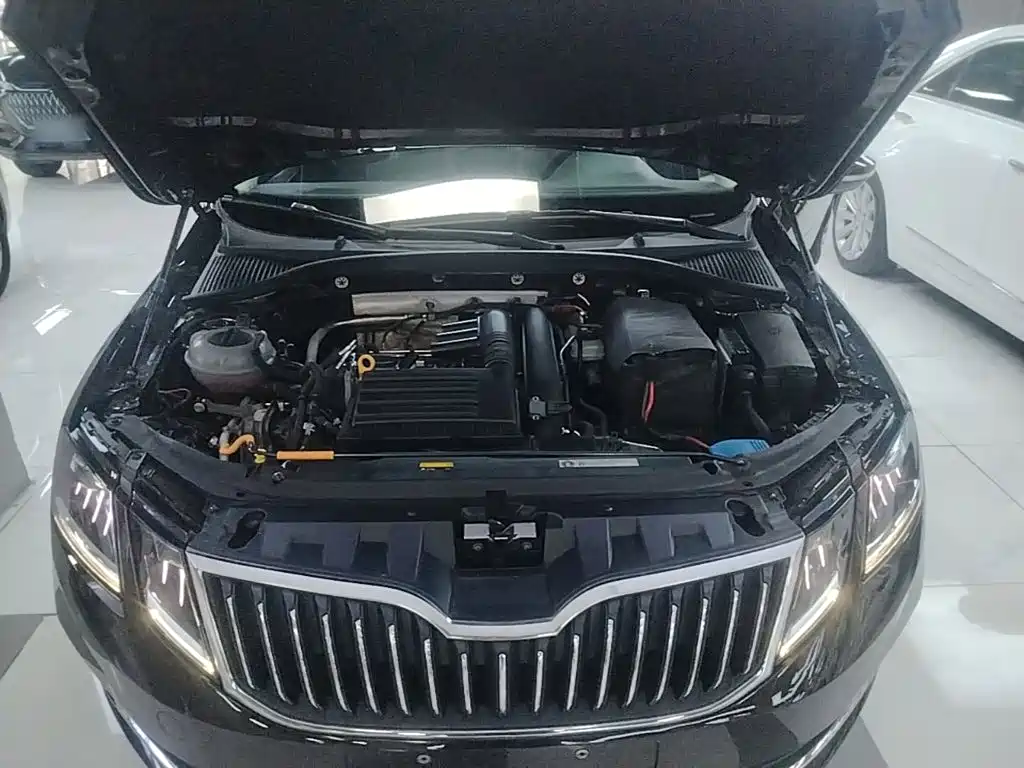Skoda Octavia 2017 — фото 10