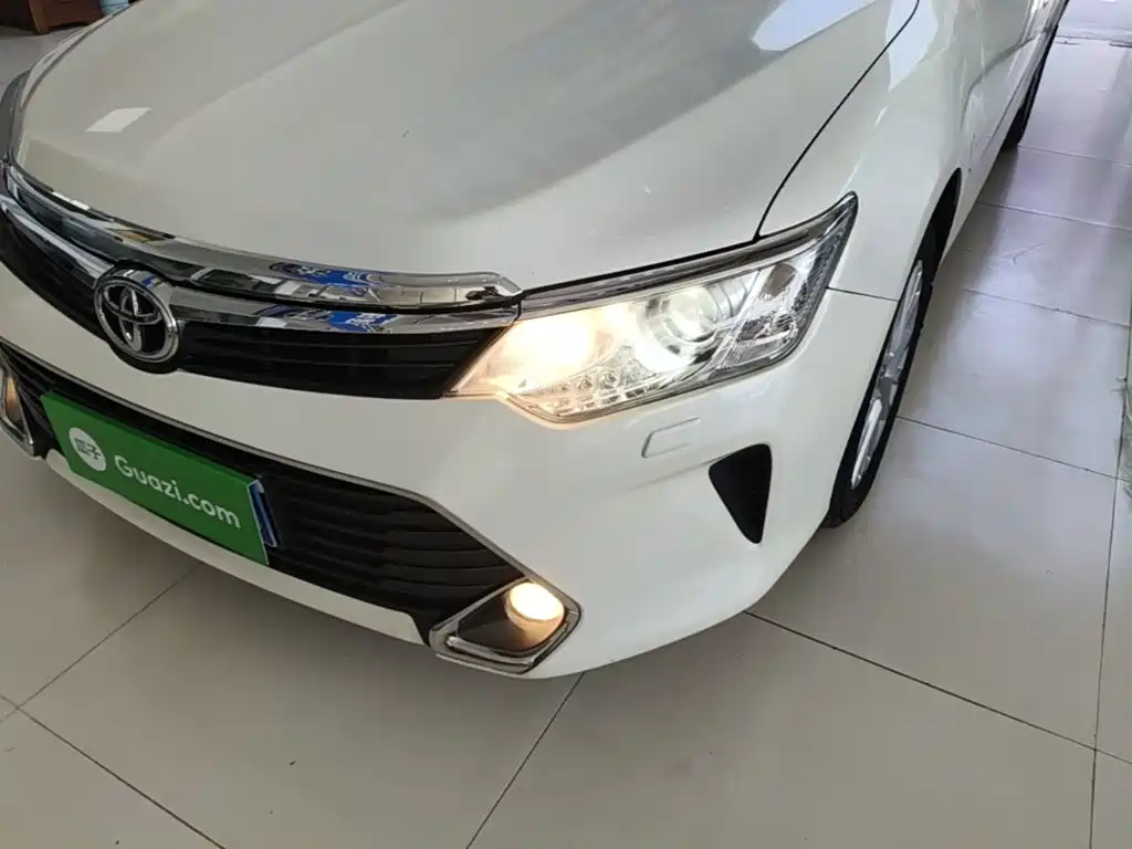 Toyota Camry 2015 — фото 24