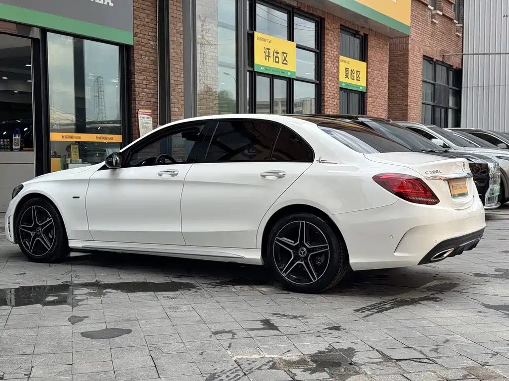 Mercedes-Benz C-Class 2021