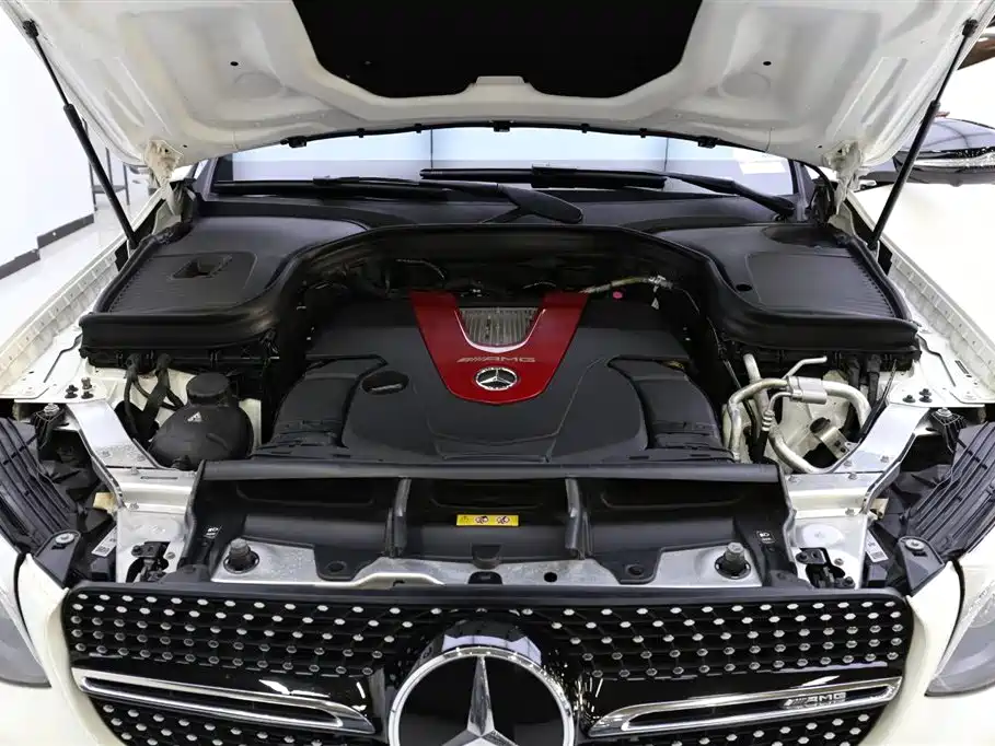 Mercedes-Benz GLC AMG 2018 — фото 23