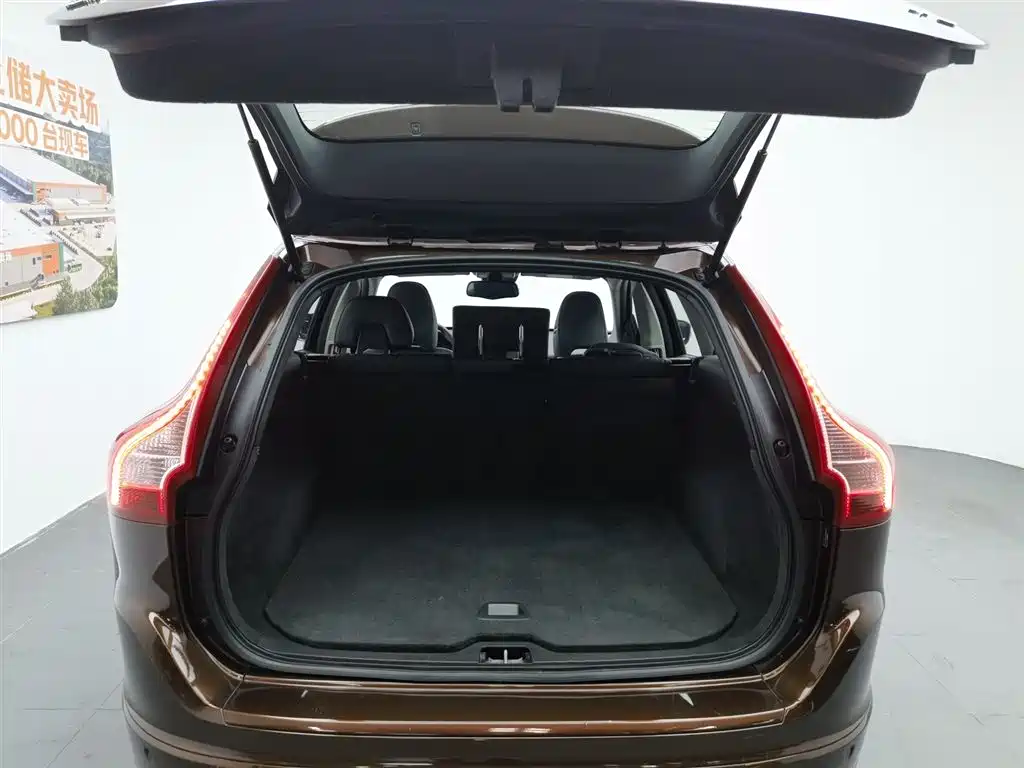 Volvo XC60 2016 — фото 16