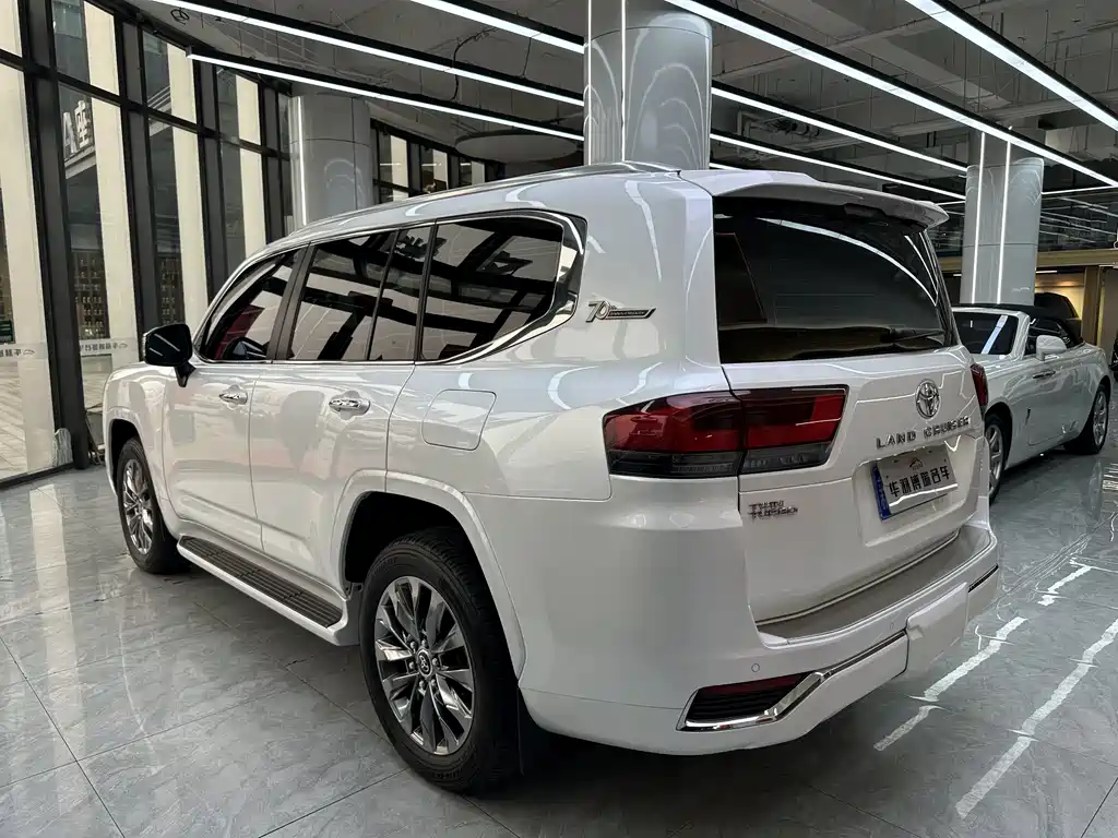 Toyota Land Cruiser 2024 — фото 24