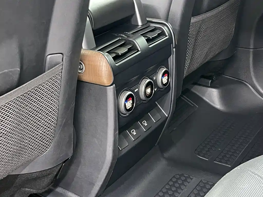 Land Rover Defender 2022 — фото 21