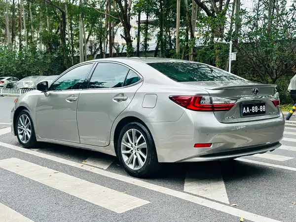 Lexus ES 2015