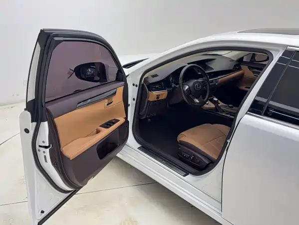 Lexus ES 2018
