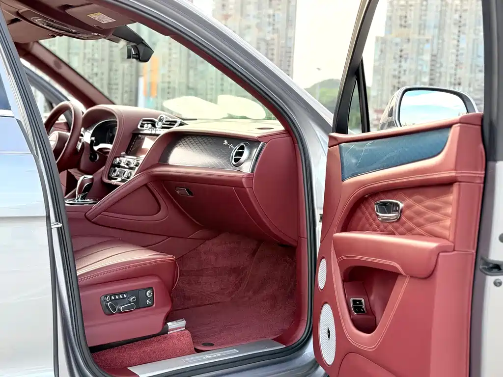 Bentley Bentayga 2023