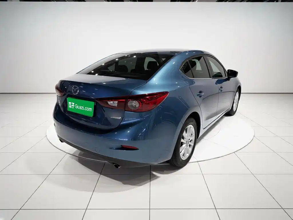 Mazda 3 Axela 2015