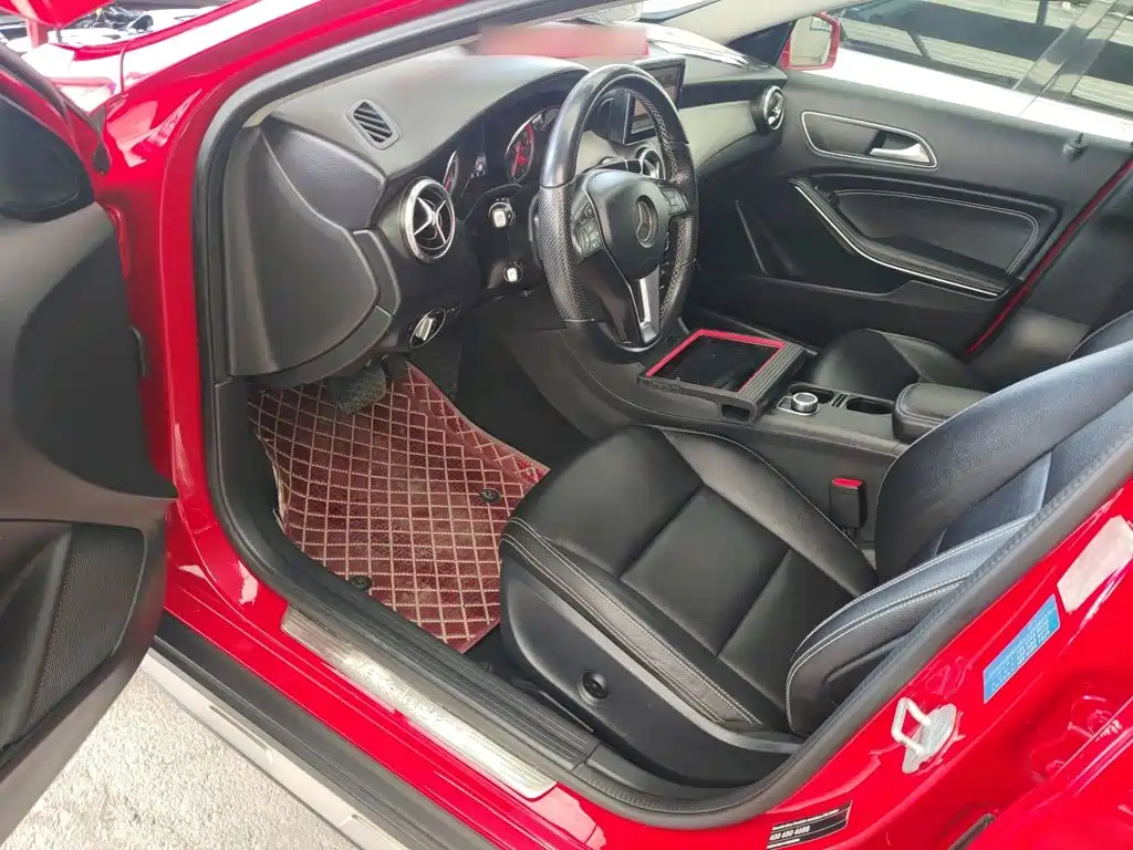 Mercedes-Benz GLA 2015 — фото 16