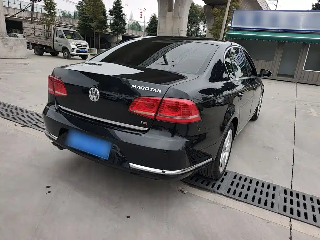 Volkswagen Magotan 2016