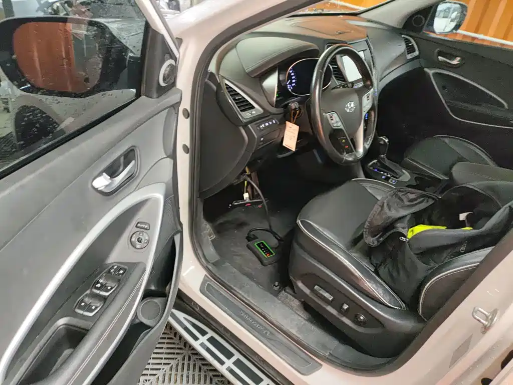 Hyundai Santa Fe 2018 — фото 12