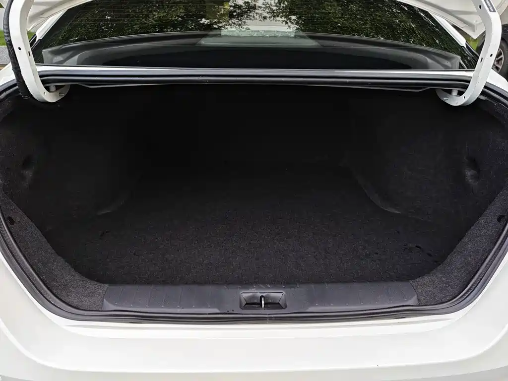 Nissan Sylphy 2023 — фото 17