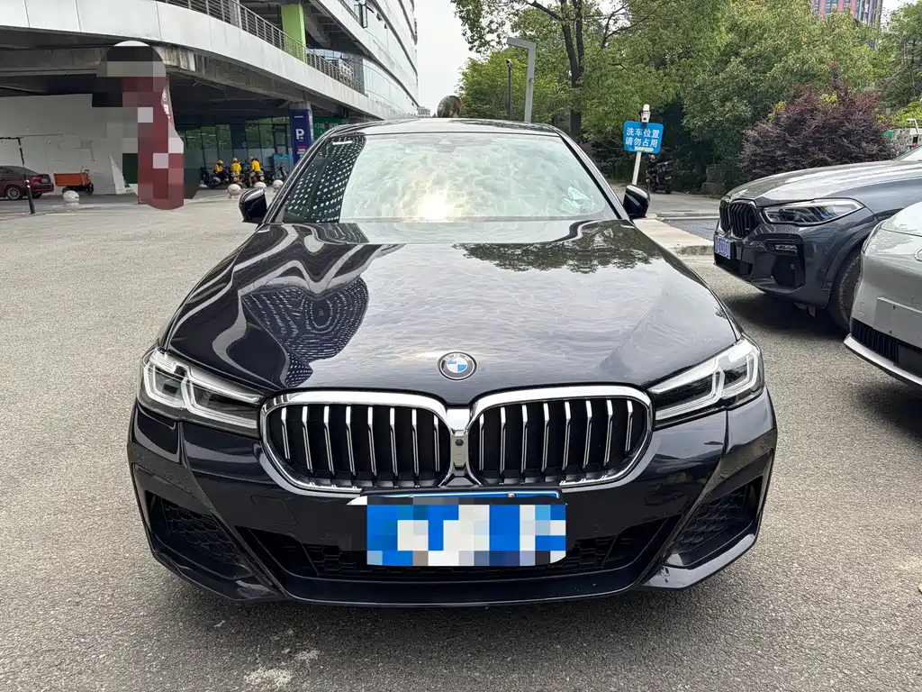 BMW 5 Series 2022 — фото 1