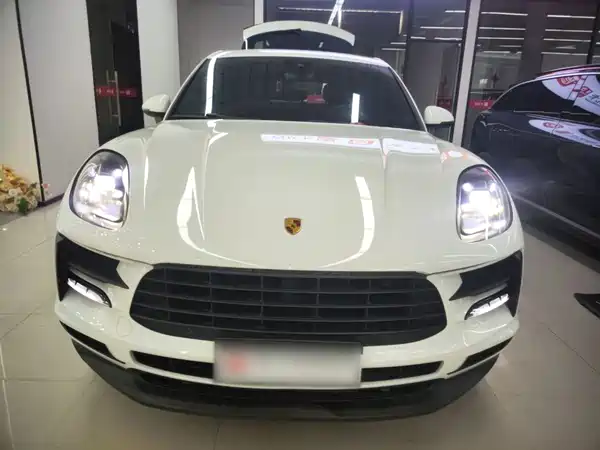 Porsche Macan 2021