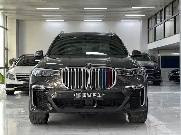 BMW X7 2021